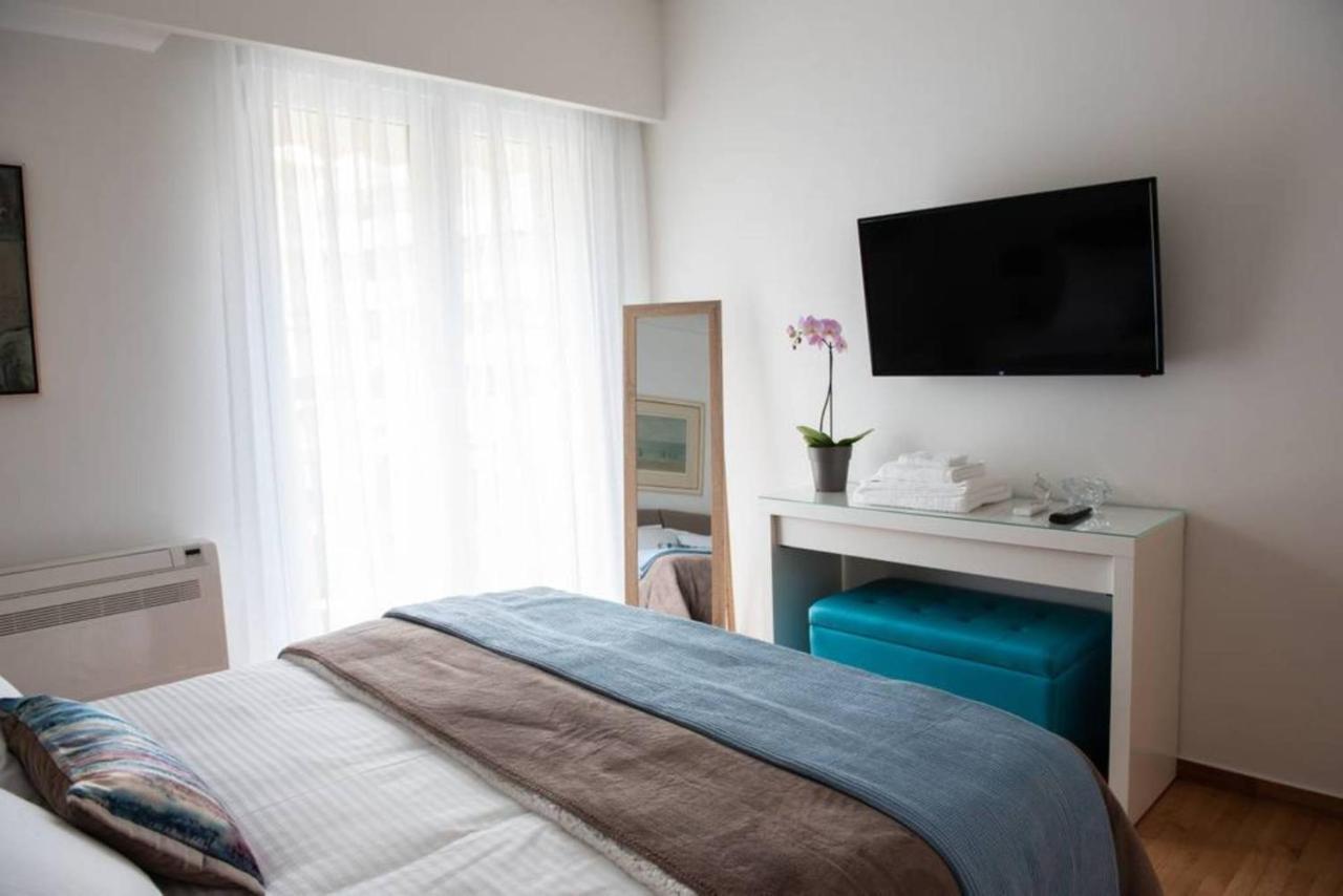 Katia Modern Apartment In Atene Esterno foto